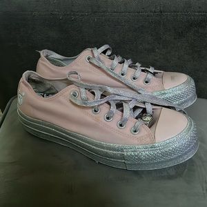 Miley Cyrus platform converse PINK 9